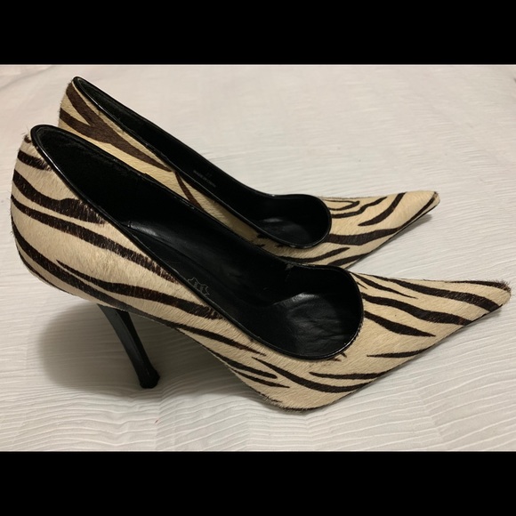 Shoes - Picture 2 of 13